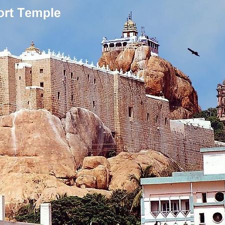 Pleasant Stay Tiruchirappalli 外观 照片